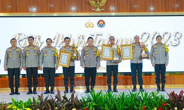 Polda Kalbar Mendapat Penghargaan Juara III Lomba Pengawasan Melekat
