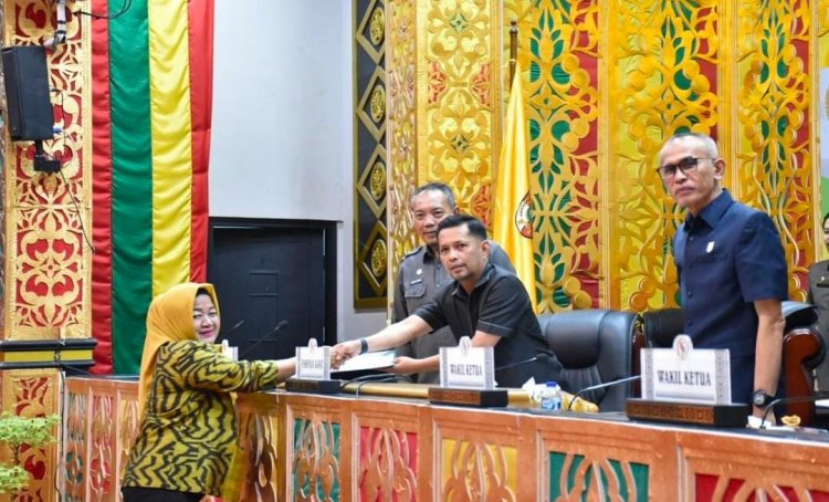 Fraksi DPRD Kota Pekanbaru Berikan Pandangan Umum terhadap LKPJ Pemko Pekanbaru 2023