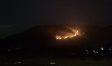 Kobaran Api Muncul di Pegunungan Lhoknga Aceh Besar