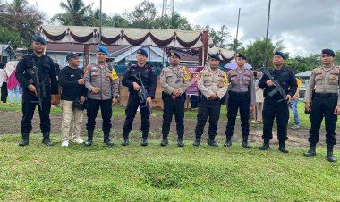 Ciptakan Kondusifitas, Brimob Polda Riau BKO Polres Kuantan Singingi Gelar Patroli