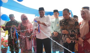 Bupati Siak, Alfedri Bangun Ruang Kelas SD 03 Minas Barat