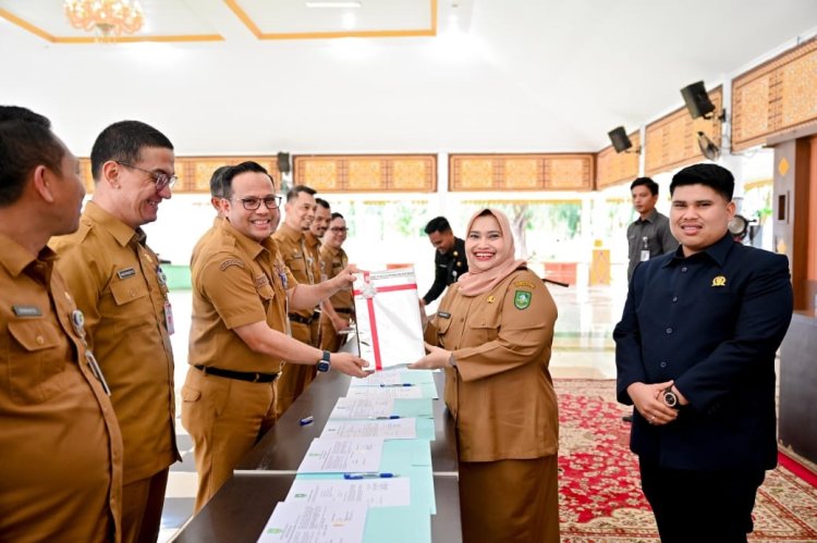 Kepala BPKAD  Dr. H. Aready, SE, M.Si Hadiri Penyerahan DPA-SKPD 2025 dan Dan komitmen Pemerintah Dalam Pembangunan Daerah Kabupaten Bengkalis