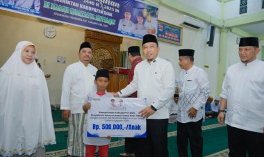 Safari Ramadhan, Husni Merza Ajak Masyarakat Tingkatkan Keimanan dan Perbanyak Bersedekah