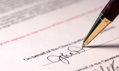 OJK Diminta Terbitkan Aturan Klausula Baku di Sektor Jasa Keuangan