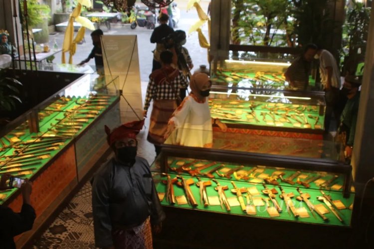 49 PERSEBATIAN MELAYU-BUGIS (4): Era Kejayaan Kerajaan Johor-Riau dan Perang Riau