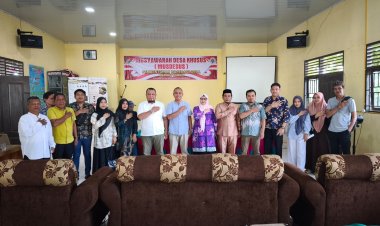 Hj Minda Camat Bangkinang Kota melakukan Pembentukan Koperasi Merah Putih Desa Kumantan