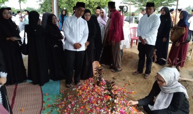 Wabup Rohil Sampaikan Ucapan Belasungkawa Atas Meninggalnya Hj. Basyariah Istri Bupati Rohil