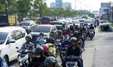 Lonjakan Pengunjung Pusat Belanja Picu Kemacetan, DPRD Pekanbaru Minta Antisipasi